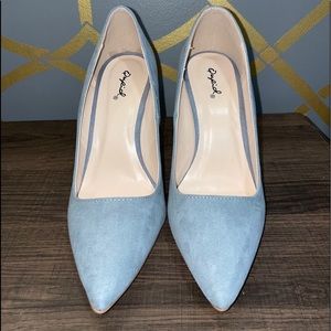 Grey suede pump (New)